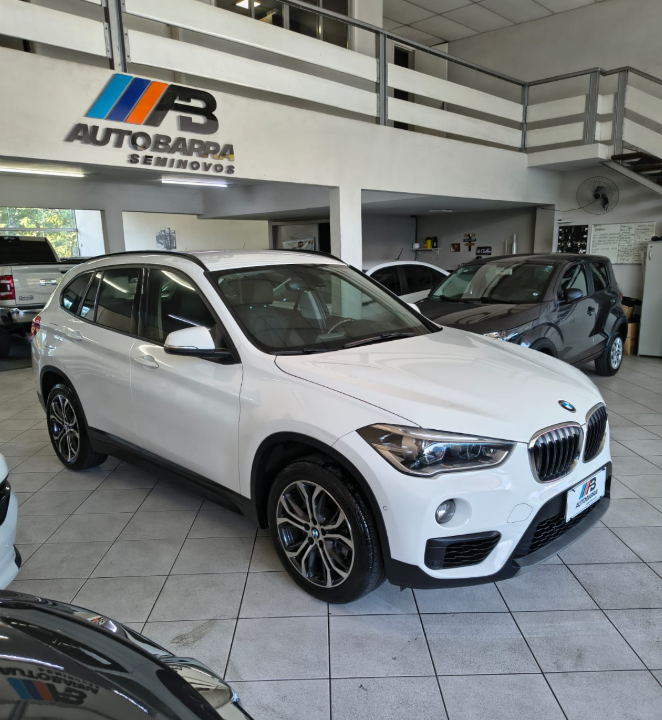 BMW X1  2.0 turbo 2019, foto 1 de 9